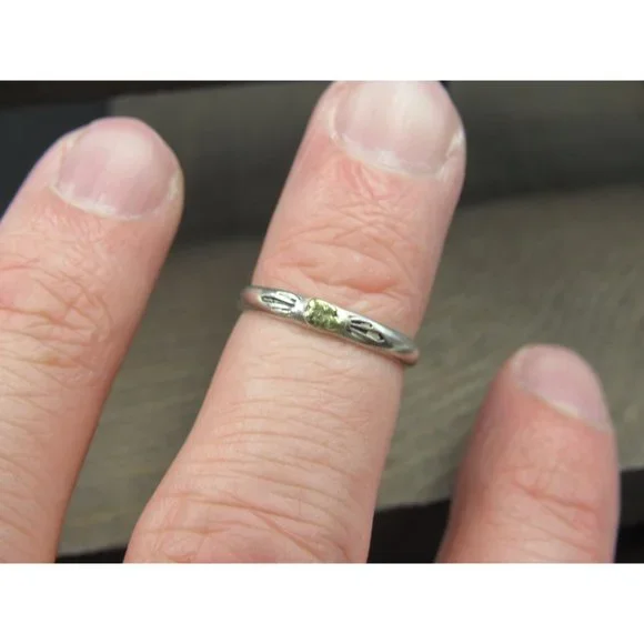 Size 5 Sterling Silver & Small Gold Nugget Band Ring - Picture 2 of 7